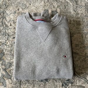 Tommy Hilfiger Classic Gray Crewneck Sweater
